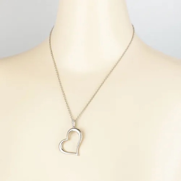 Piaget Signature Heart Pendant Necklace - Picture 5 of 5